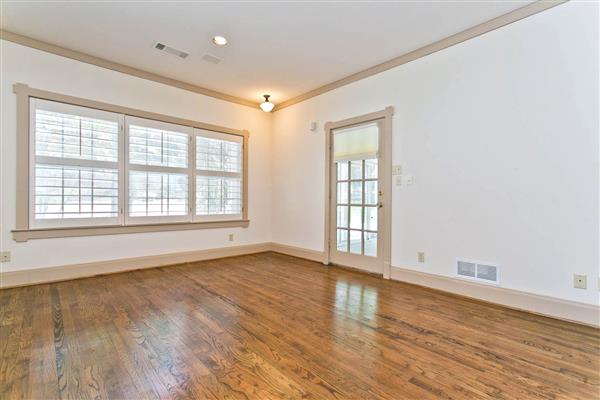    sitting room off study 