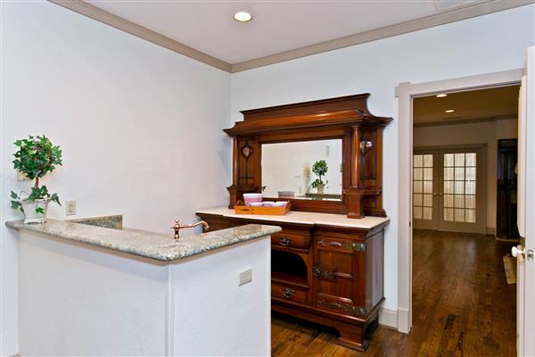    wet bar in media room 