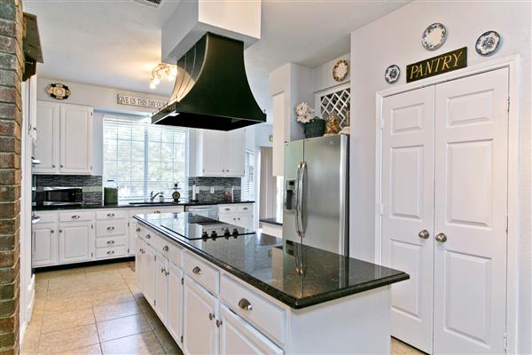    Kitchen with    Granite Island 