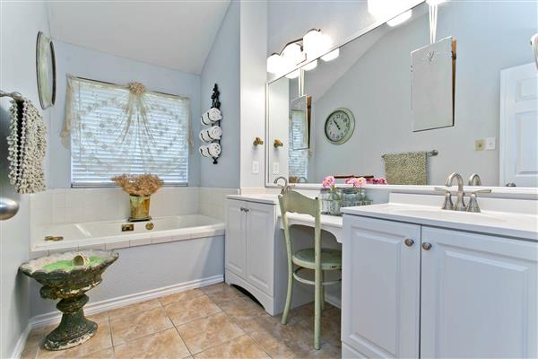    Master Bath 