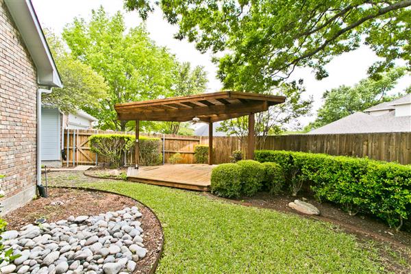    Deck with Pergola 