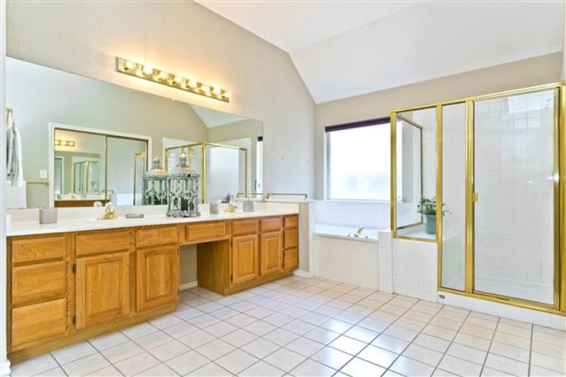    Master Bath 