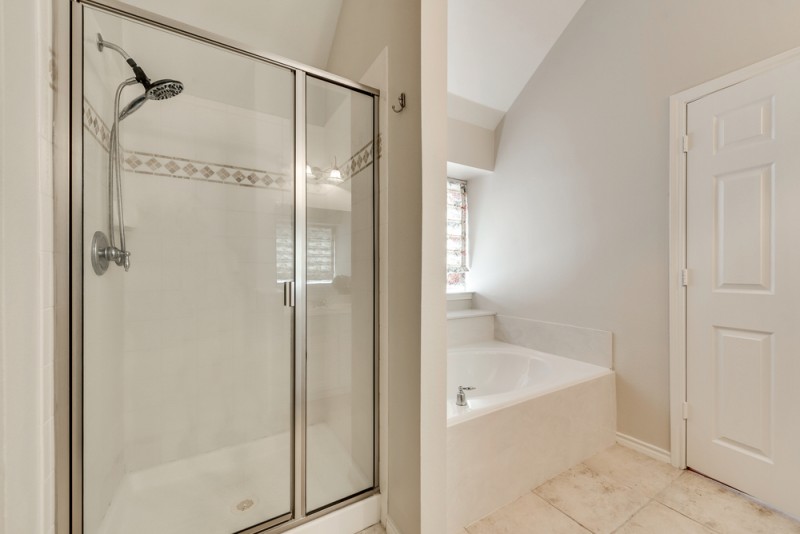    Master Separate Shower and Garden Tub 