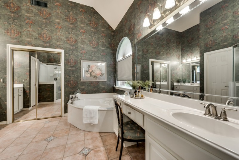    Master Bath 