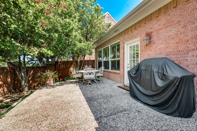    Relaxing Backyard Patio 