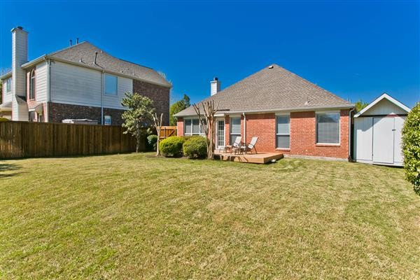    Sprawling Back Yard 