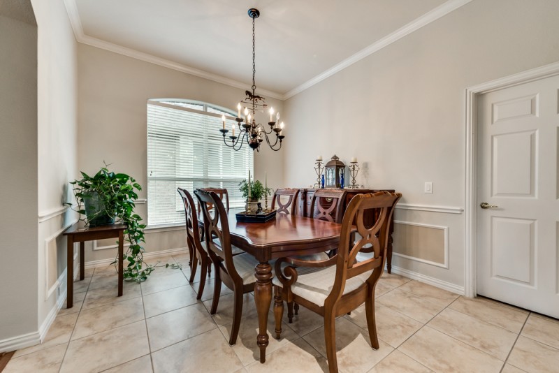    Formal Dining Room 