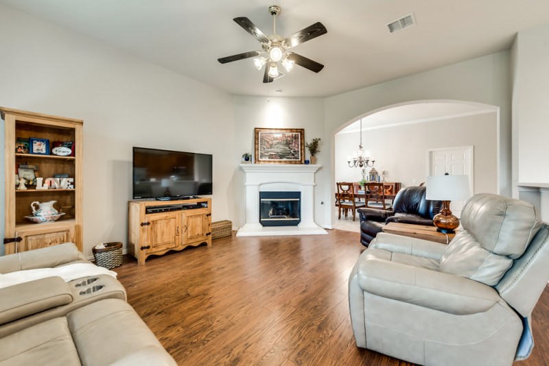    Inviting Family Room 