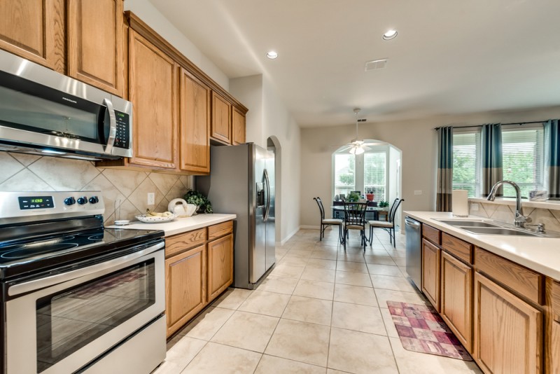    Chef s Kitchen and Breakfast Area 