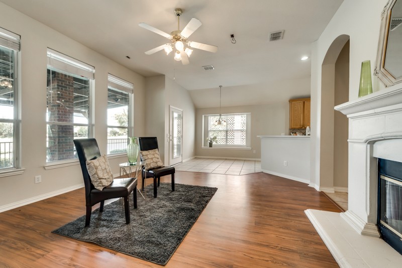    Open Family Room with Gorgeous Views 