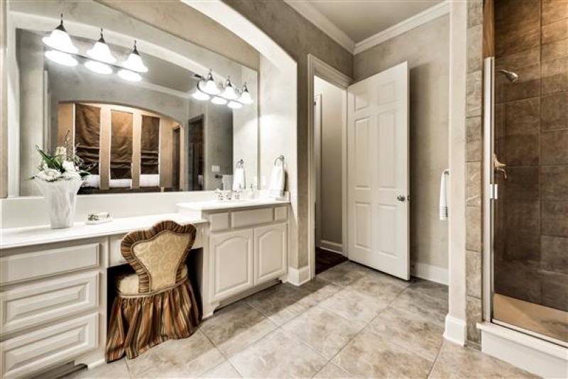    Master Bath 