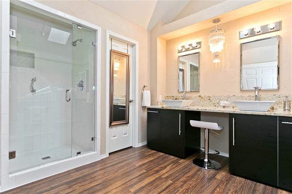    Master bath 