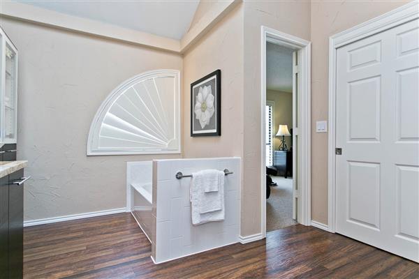    Master bath 