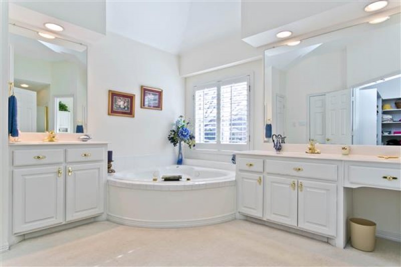    Master Bath 