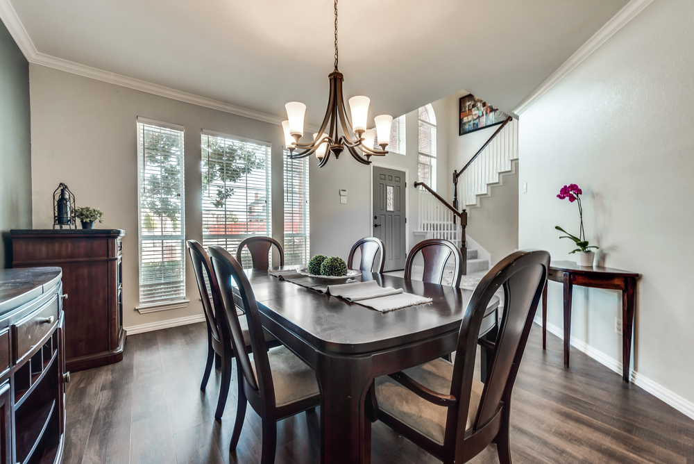    Elegant Formal  Dining Room 