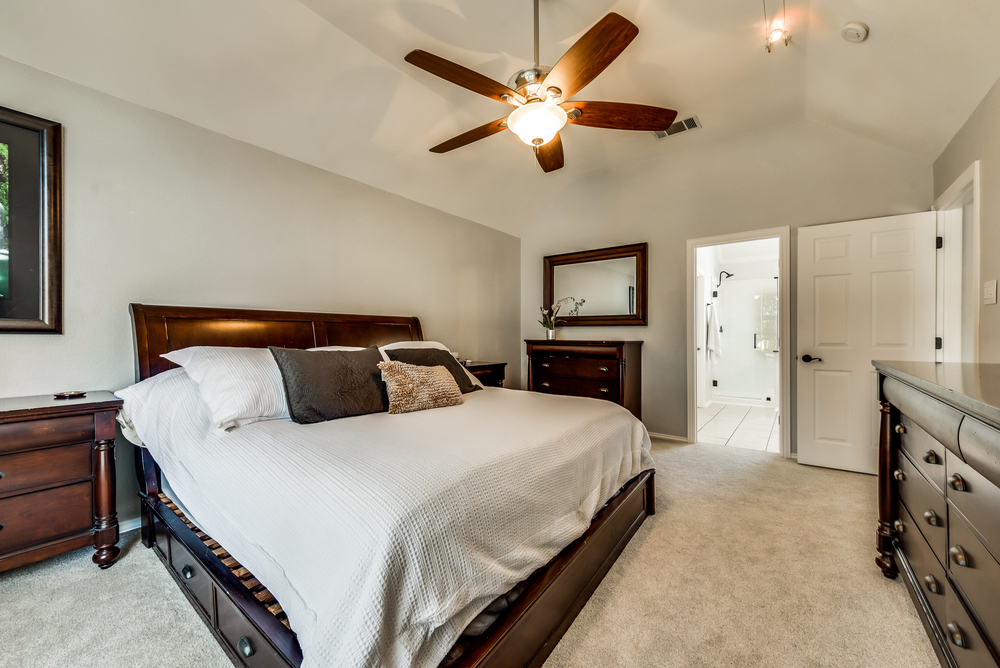    Master Suite with Vaulted Ceiling 