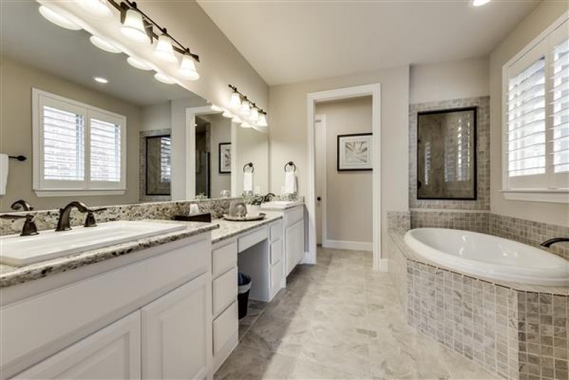    Master Bath 