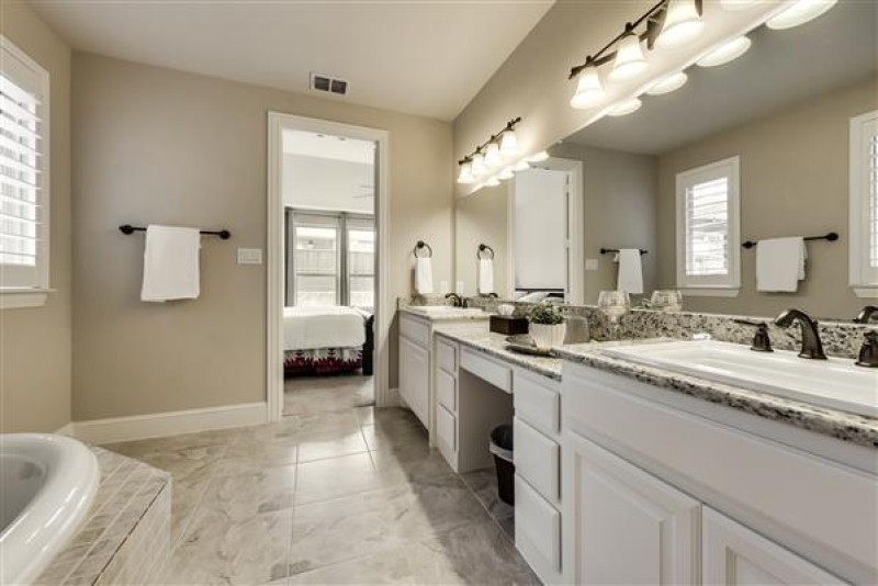    Master Bath 