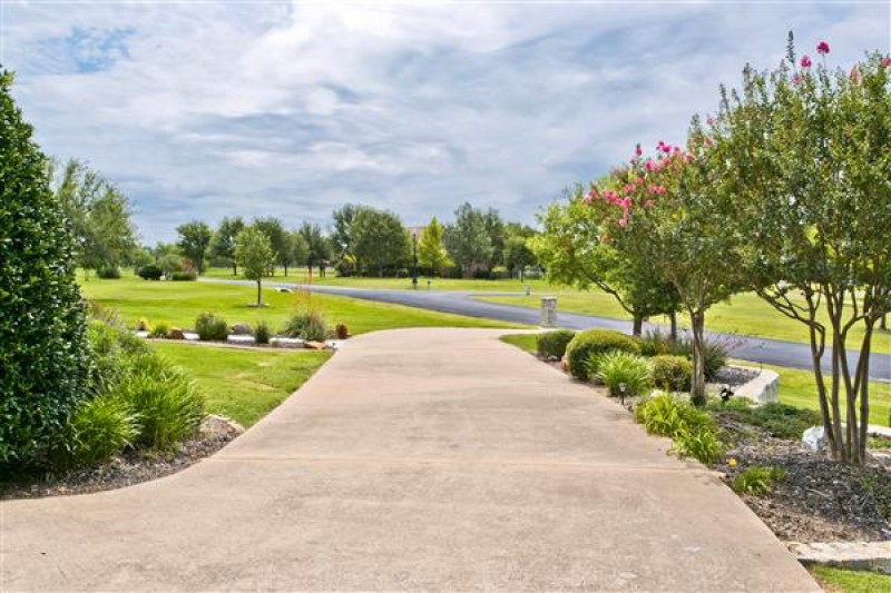    Winding Driveway 