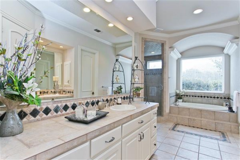    Master Bath 