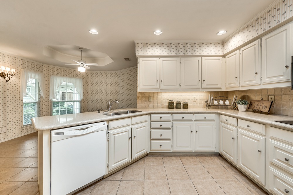    Kitchen Breakfast Room 