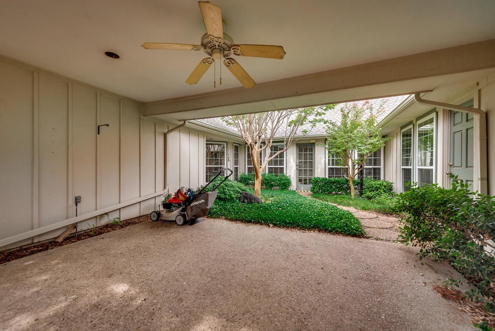    Courtyard Covered Patio 