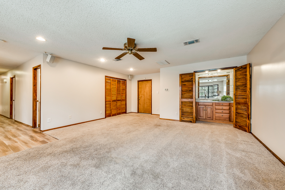    Game Room or Den with Wet Bar 