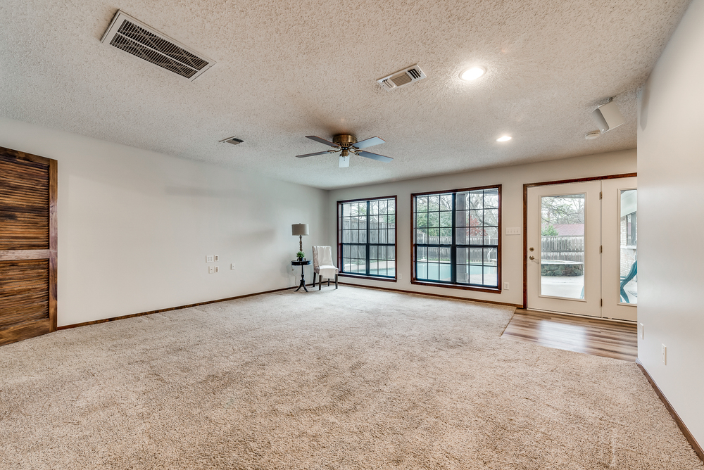    Game Room or Den has Gorgeous Pool Views 