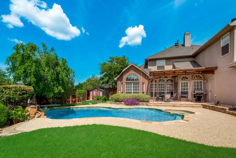    Serene Backyard Oasis 