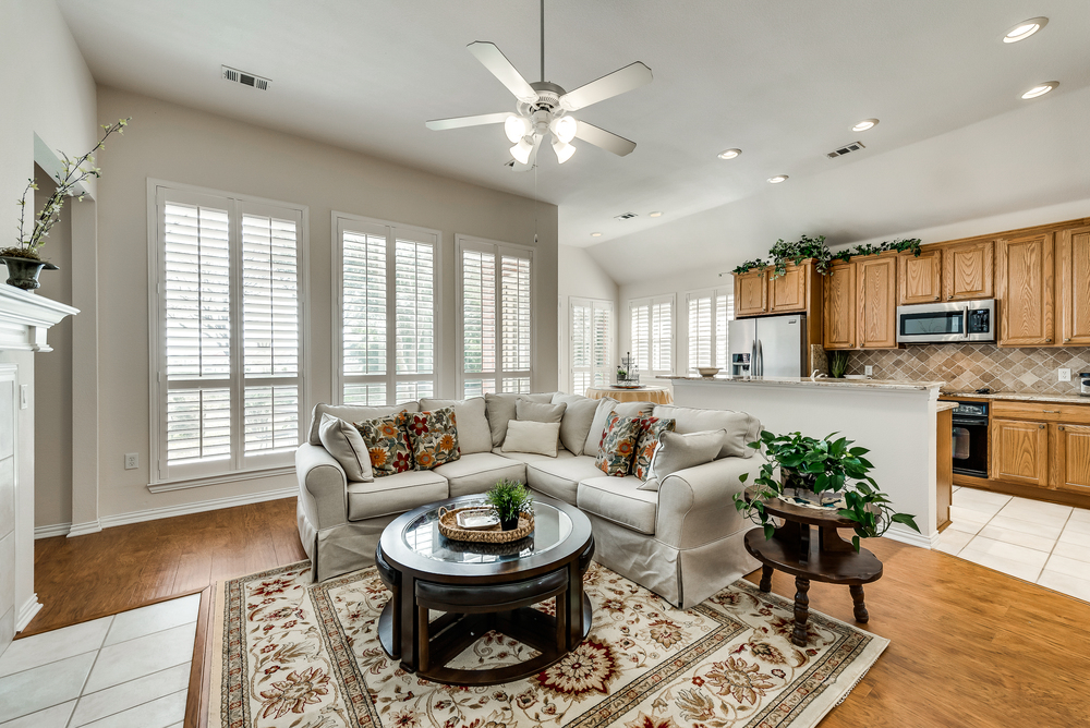    Open Floorplan is Perfect for Entertaining 