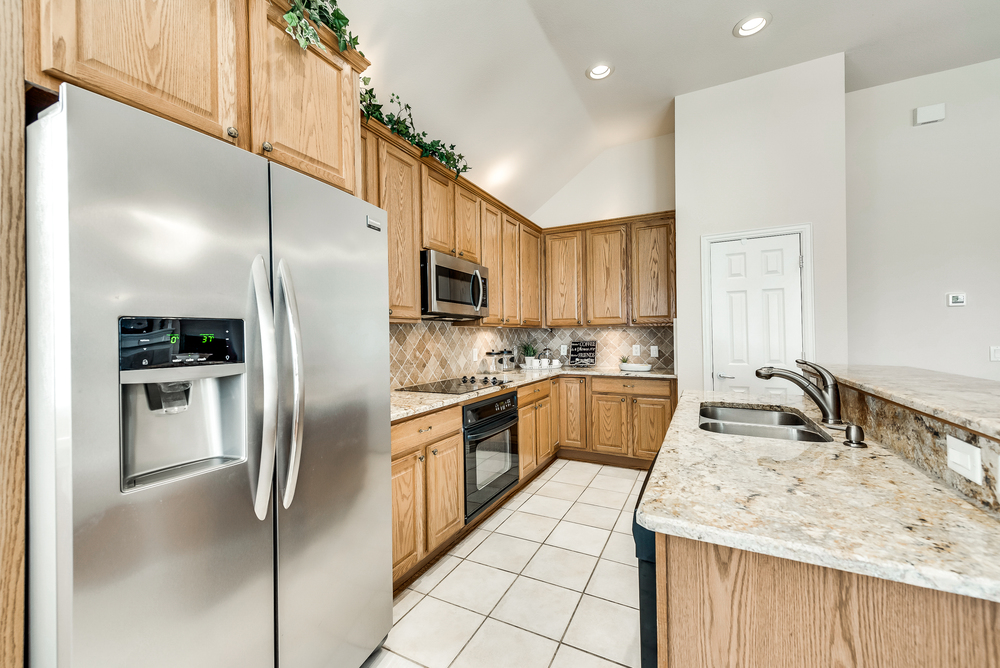    Chef s Kitchen with Granite Countertops 