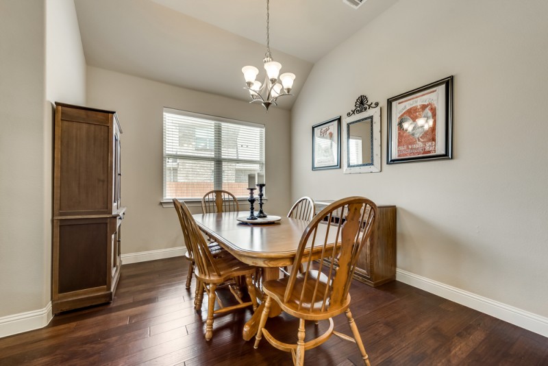    Formal Dining Area 