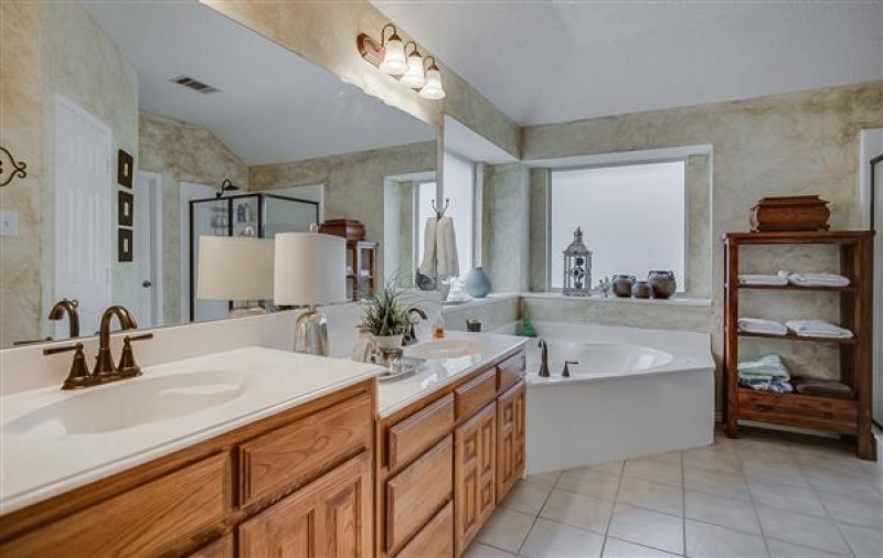    Master Bath 