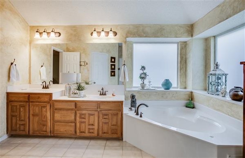    Master Bath 