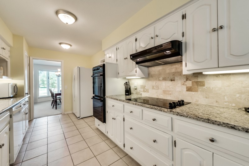    Gorgeous Granite Countertops and   Burner Cooktop 