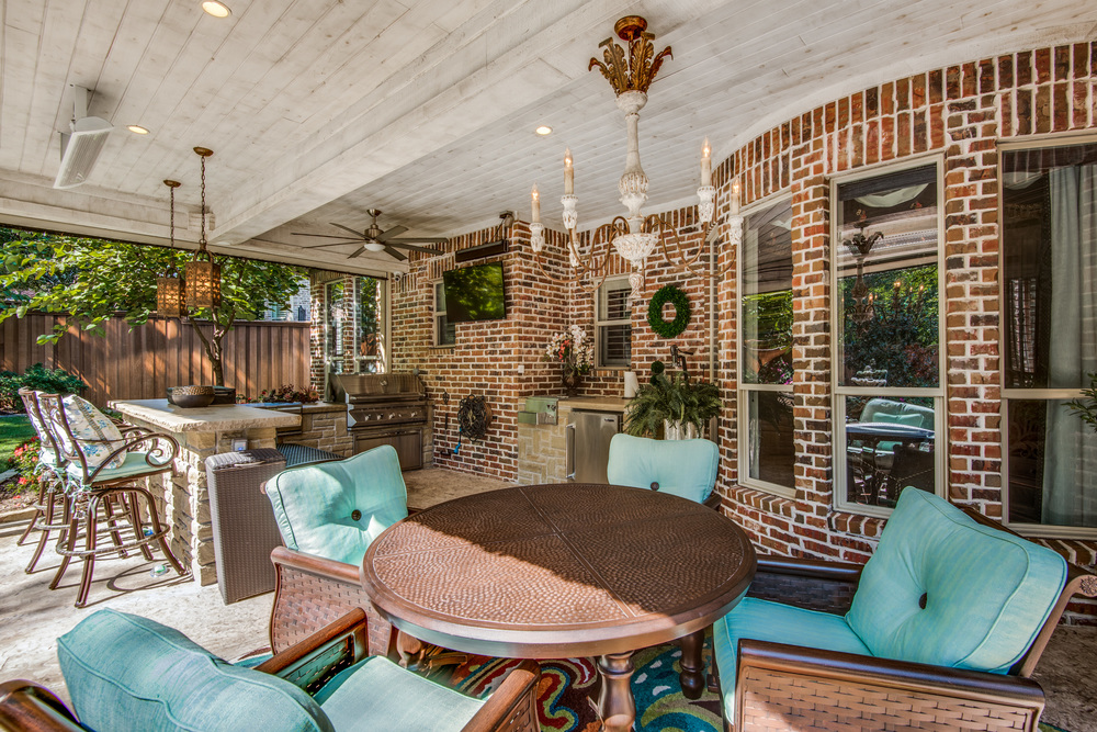    Outdoor Kitchen Patio 