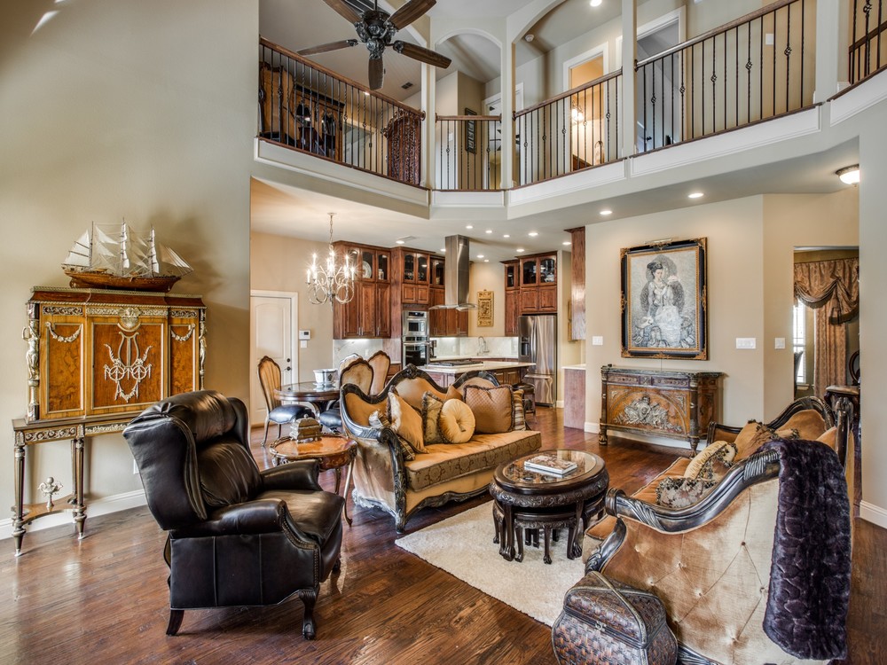    Open Floorplan is Perfect for Entertaining 