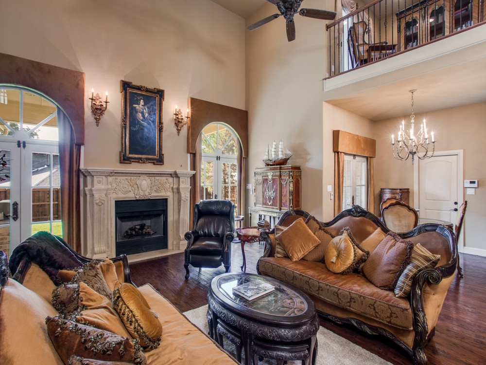    Family Room with Soaring Ceilings 