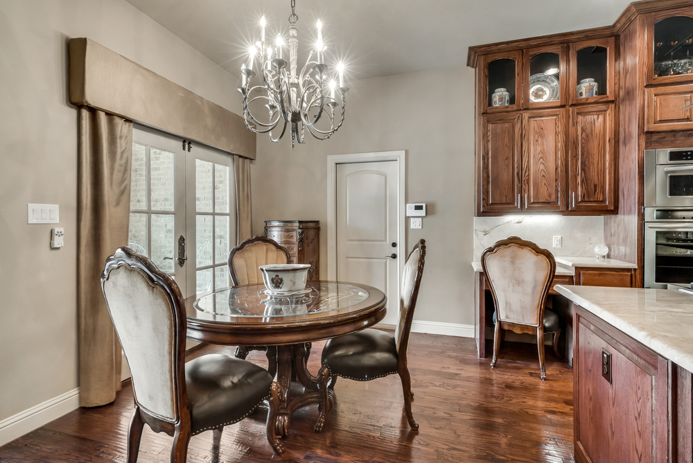    Breakfast Area with Patio Doors 