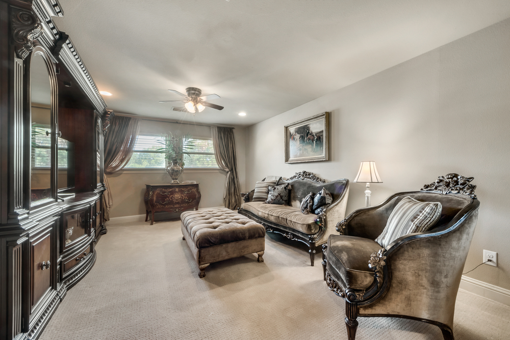    Spacious Secondary Bedroom with Large Walk In Closet 