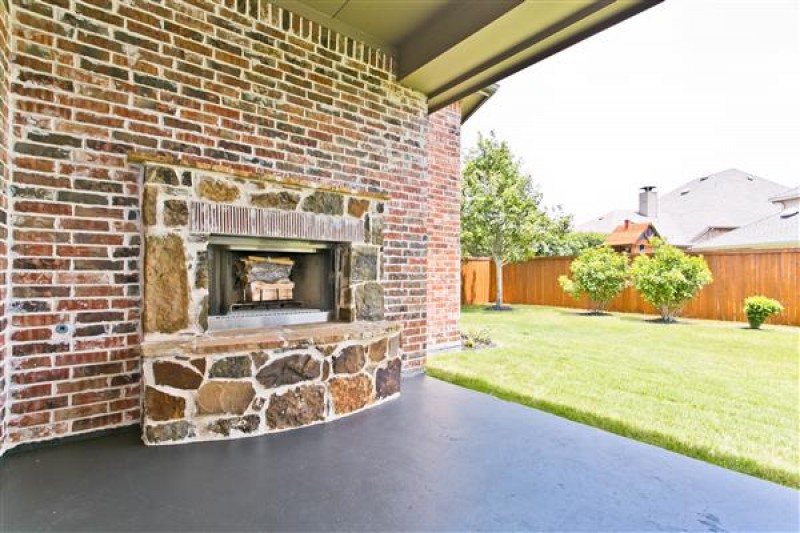    Outdoor Fireplace 