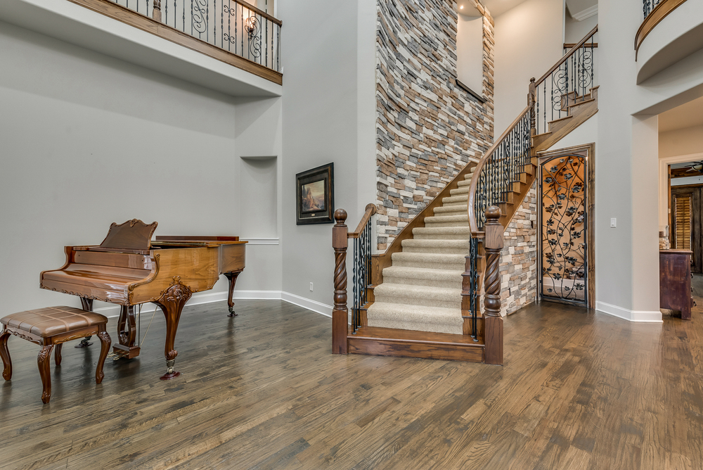    Stunning Entrace with Formal Living Area and Wine Closet 