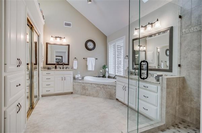    Master Bath 