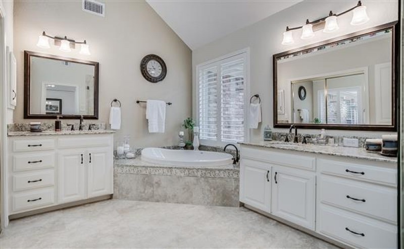    Master Bath 