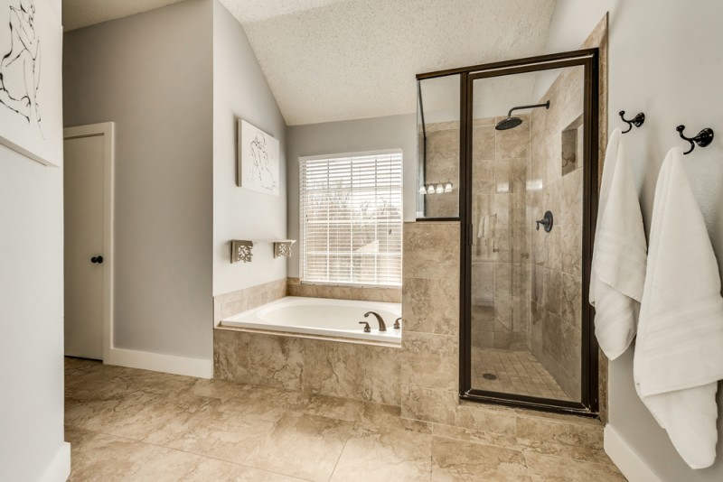    Master Bath with Separate Shower and Garden Tub 