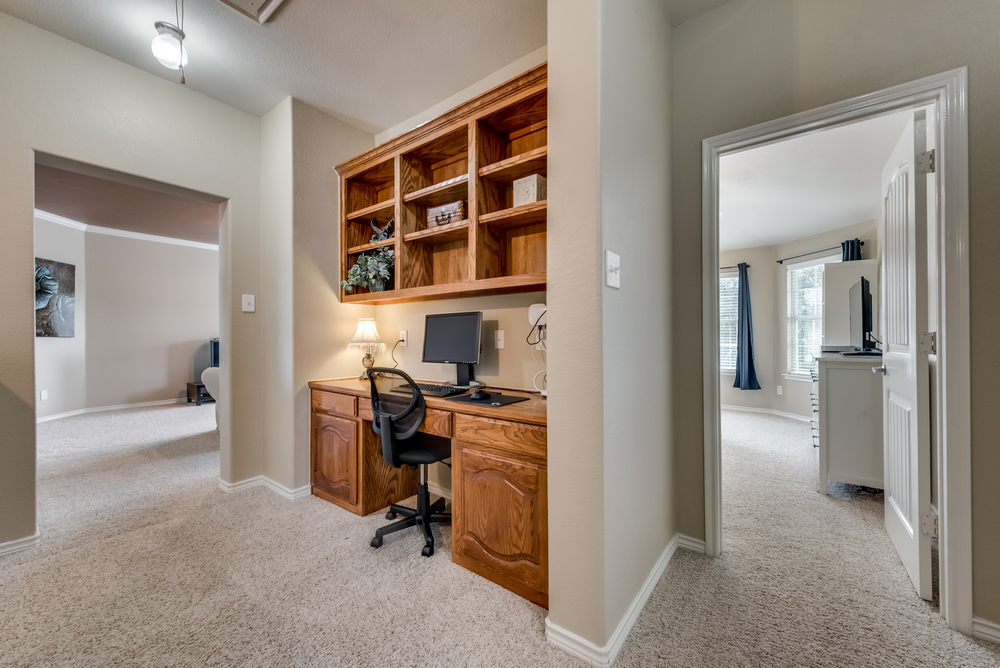    Upstairs Alcove with Built in Desk 