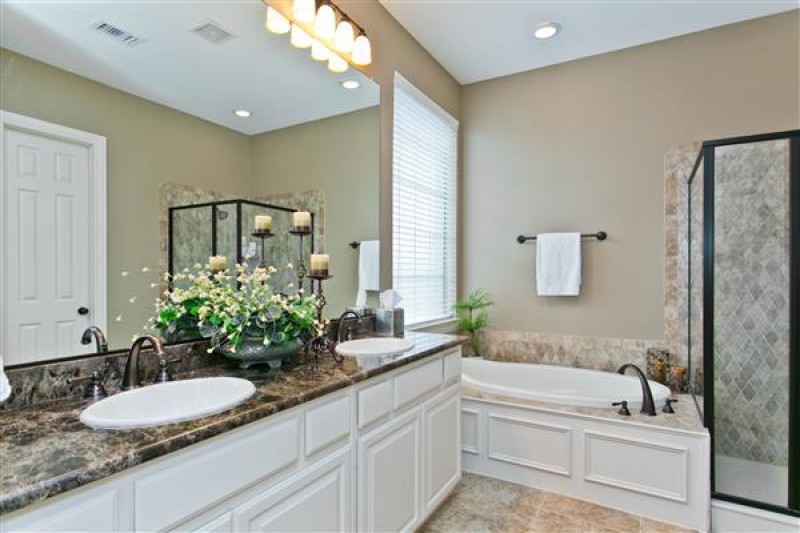    Master Bath 