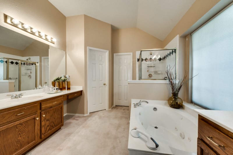    Master Bath 