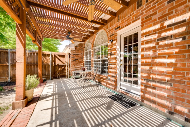    Covered Patio 