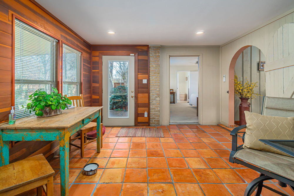    Climate Controlled Sunroom 